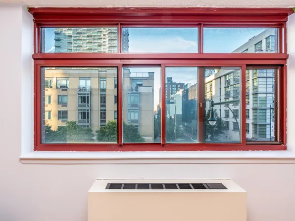 4-74 48th Avenue image 3 of 18