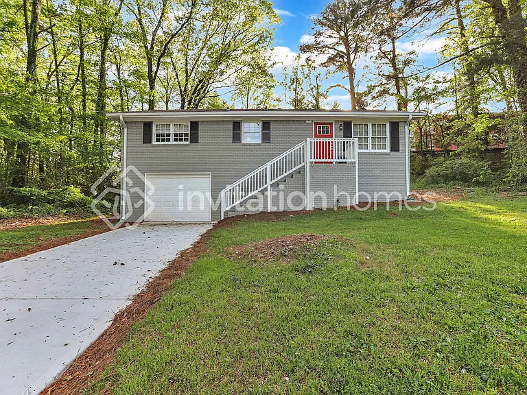 4891 Lehigh Dr — Photo 1
