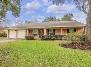 9522 Meadowglen Ln, Houston, TX 77063