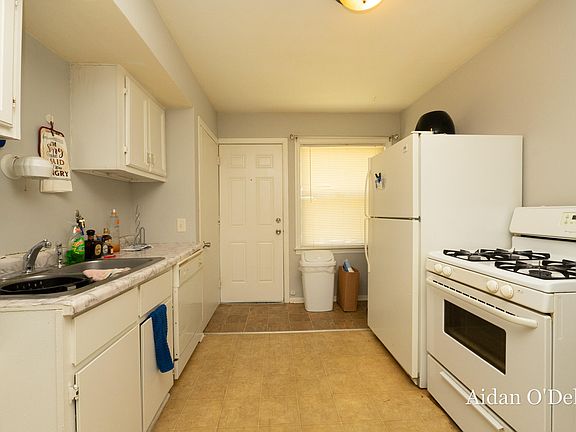 5th image of 822 Dickinson St SE
