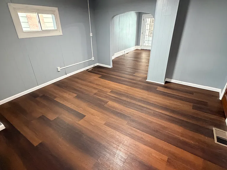 Oak Ave — Photo 6