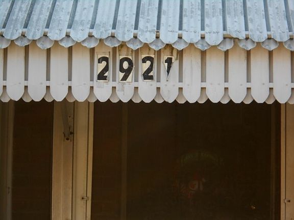 5th image of 2921 Indiana Ave