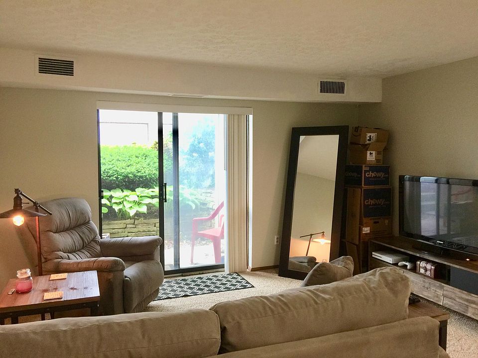 Living Room/Patio