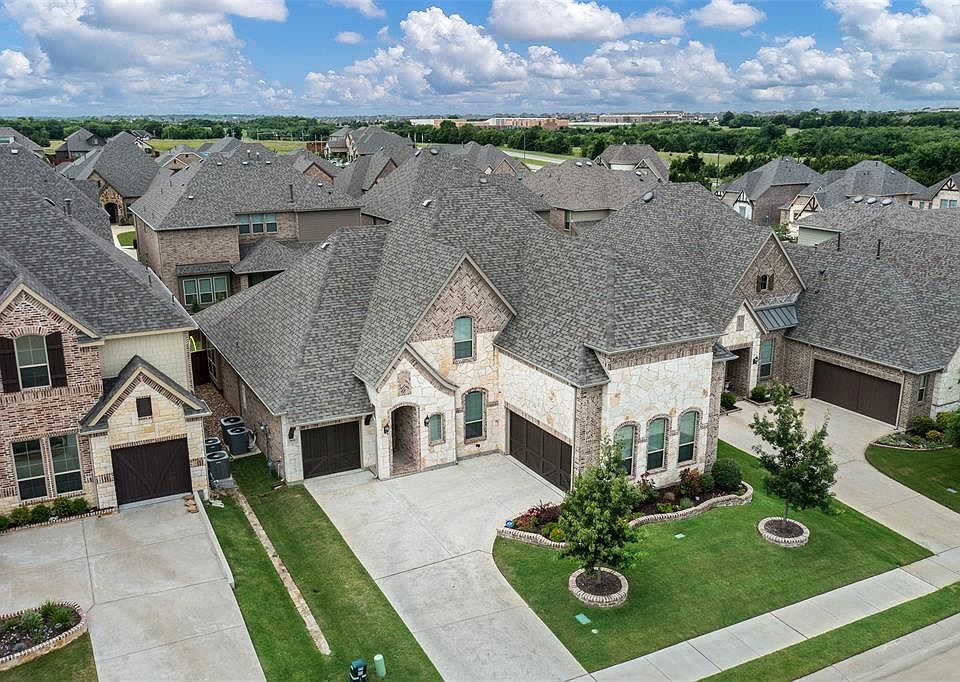 1st image of 909 Amber Knoll Dr
