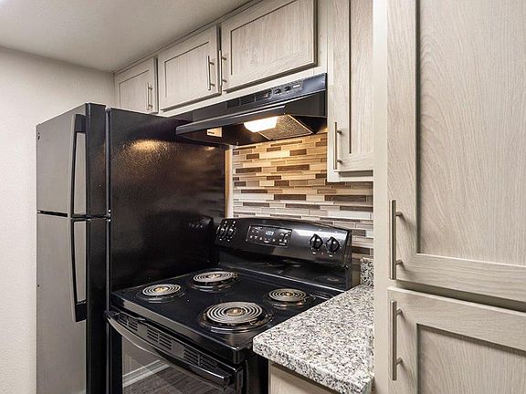 5th image of 15603 Gulf Fwy APT 2015