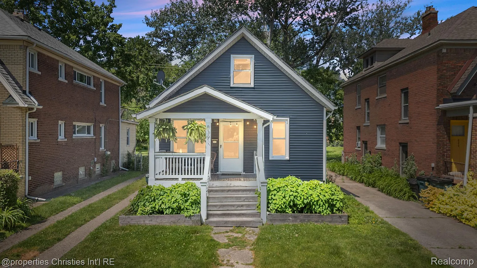 839 Saint Louis St photo 1