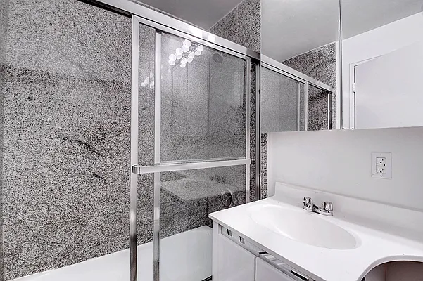 Rented by Urbane Brokerage | media 19