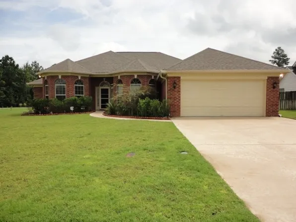 104 Quiet Pine Cir, Pooler, GA 31322