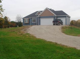 8762 McClements Rd, Brighton, MI 48114