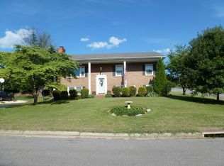 6707 Stonington Rd, Roanoke, VA 24019