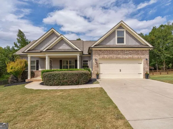 194 Saint Mark Pl, Bogart, GA 30622