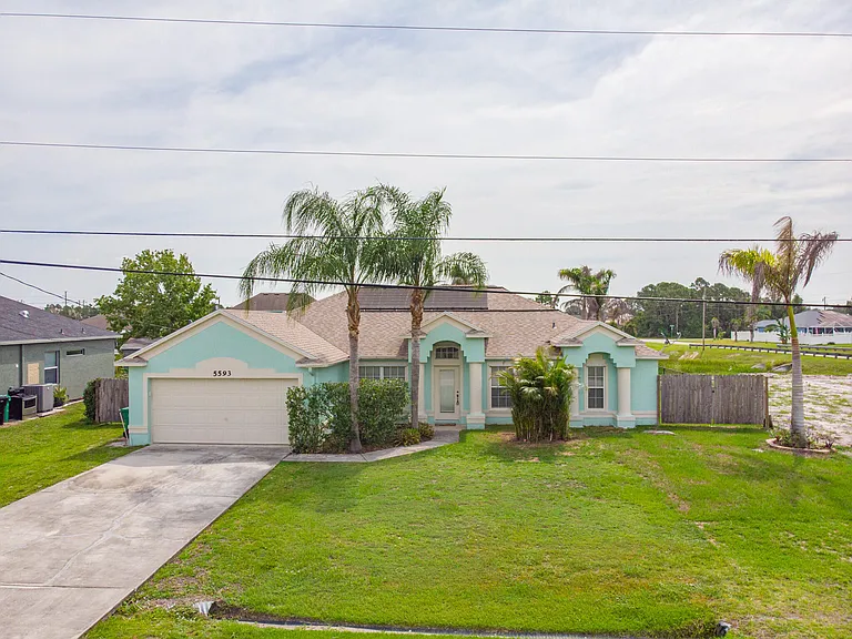 5593 NW Wesley Rd — Photo 8