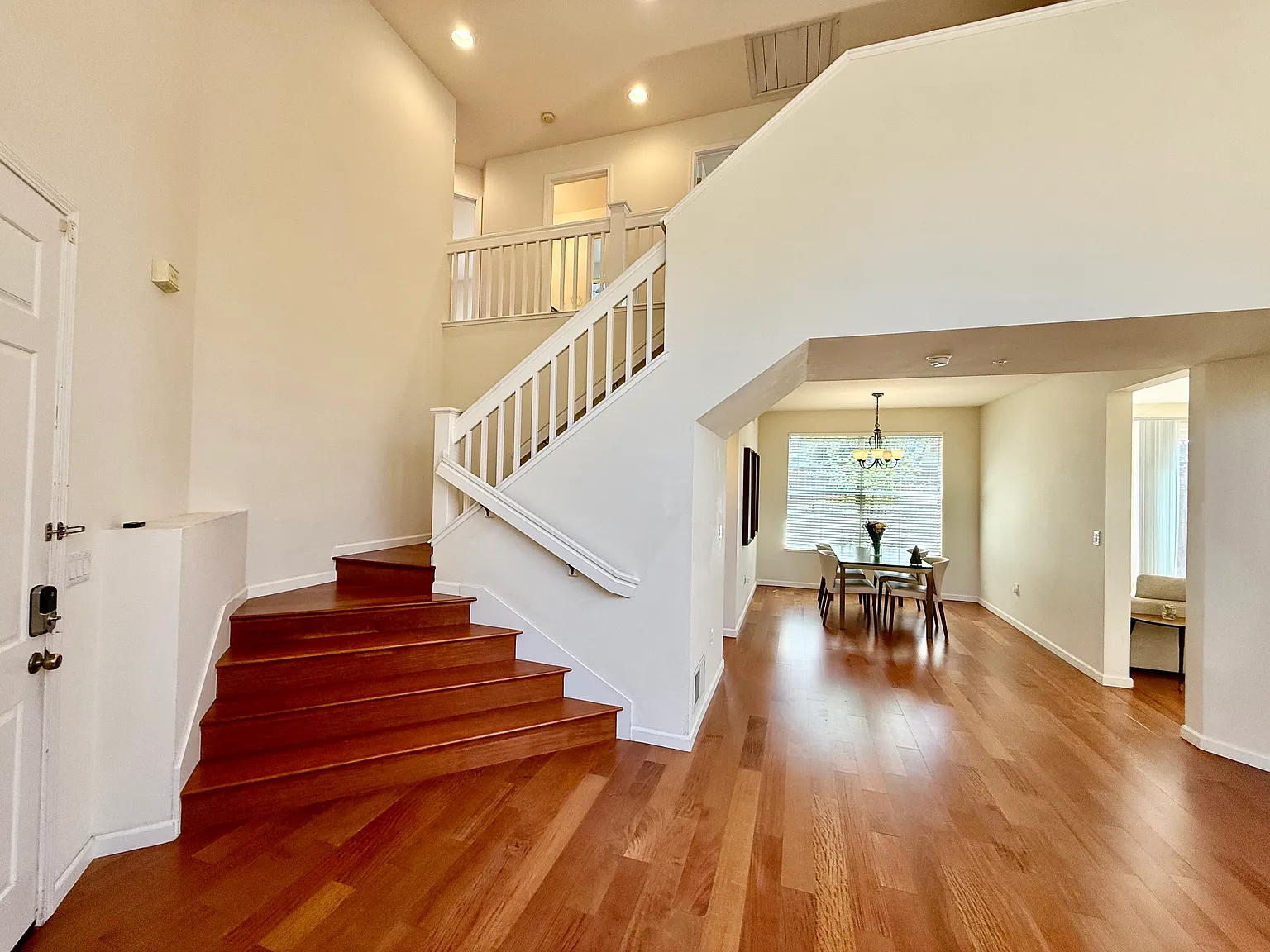 4 bed, 2.5 bath, 1793 sqft, $7,900 — Photo 3