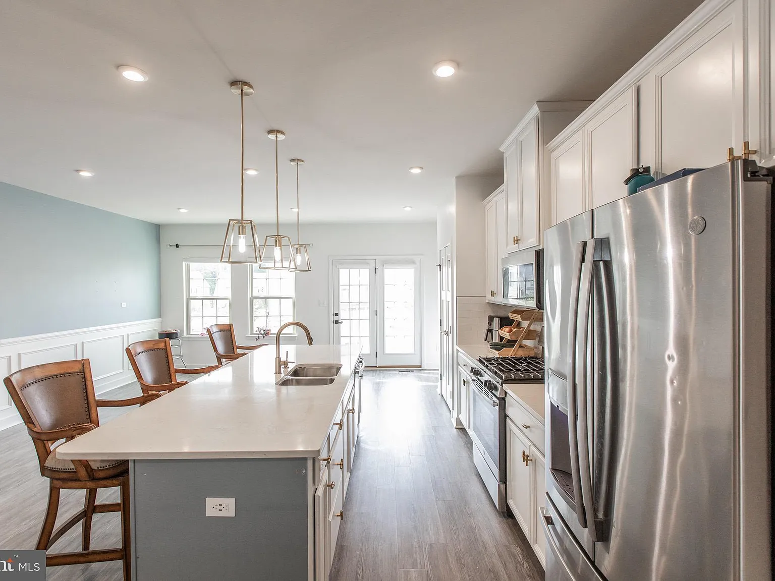 4 bed, 3.5 bath, 2524 sqft, $3,000 — Photo 4