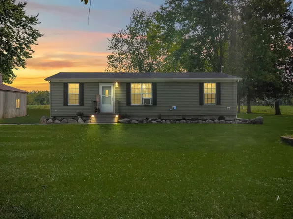 1073 Bell Rd, Union City, MI 49094