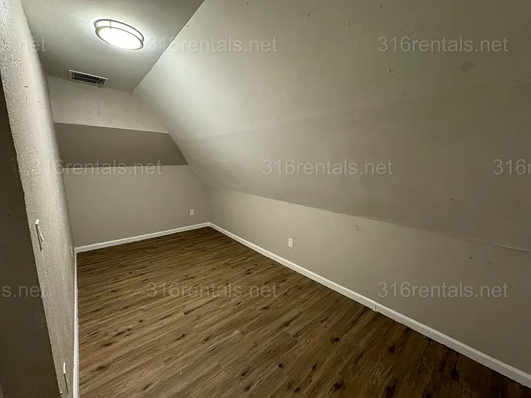 1324 S Emporia Ave — Photo 7