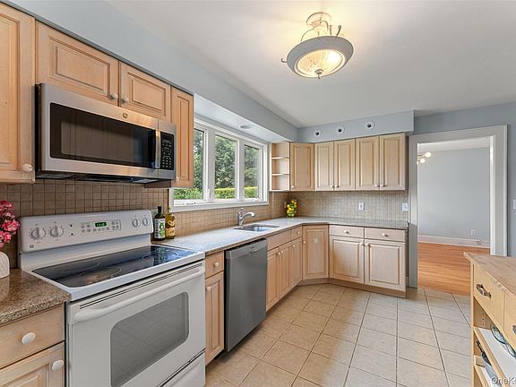 4th image of 1408 Shelbourne Avenue