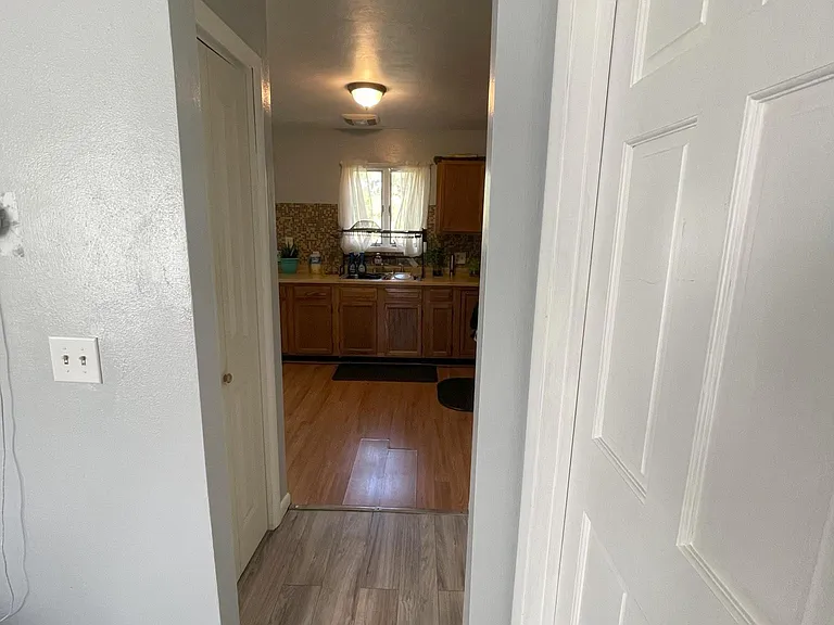 54 Colfax Ave — Photo 25