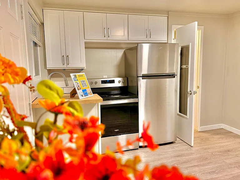 C-Street Apartments — Photo 3