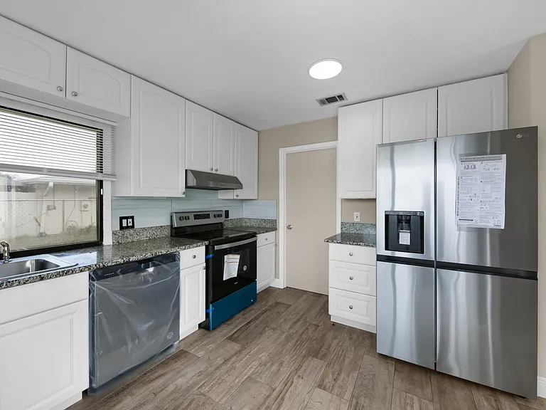 1014 Hooper Ave NE — Photo 12
