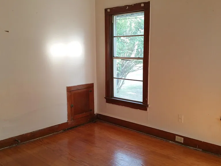 154 E Herndon St #B — Photo 5