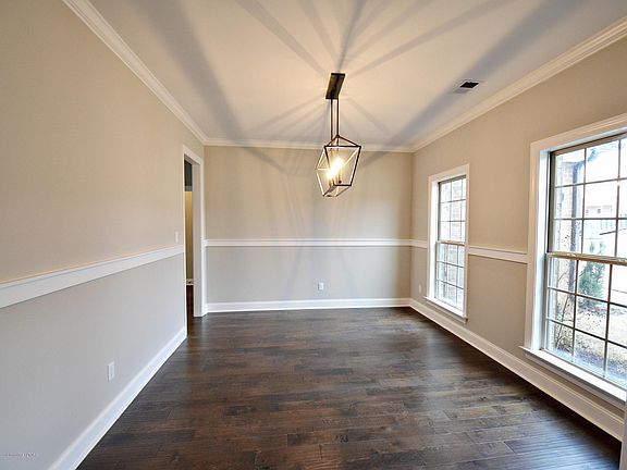 3rd image of 631 Breckenridge Dr