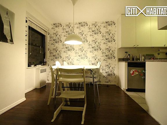 3rd image of 175 W 90th St APT 4C