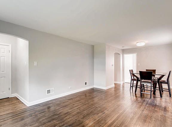 4th image of 337 Granville Ave