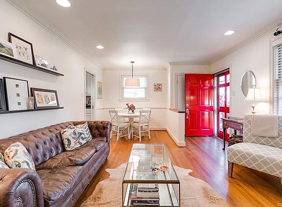 3rd image of 4811 Stuart Ave