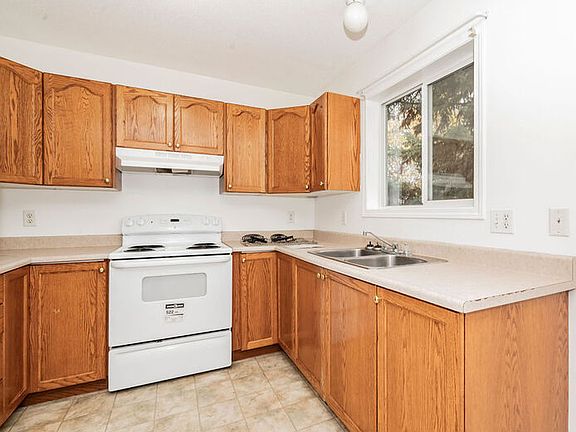 3rd image of 10019 106th Ave #A-307