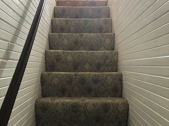 5th image of 832 NE Baker St APT 3