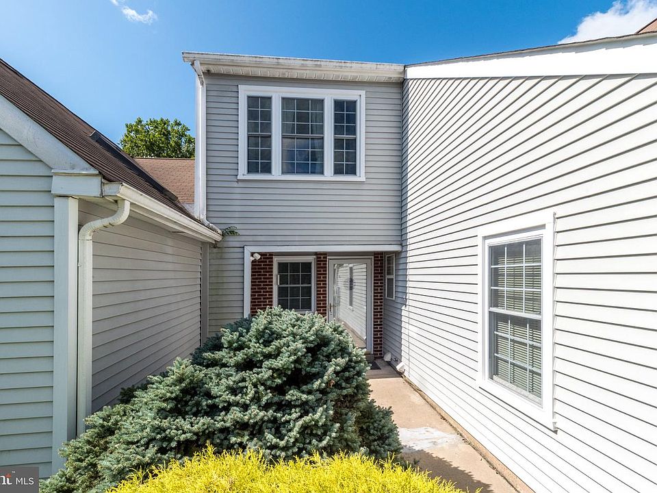 1st image of 122 Wigton Cir
