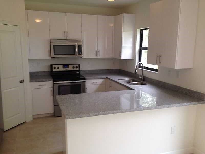 2nd image of 323 NE 194th Ln