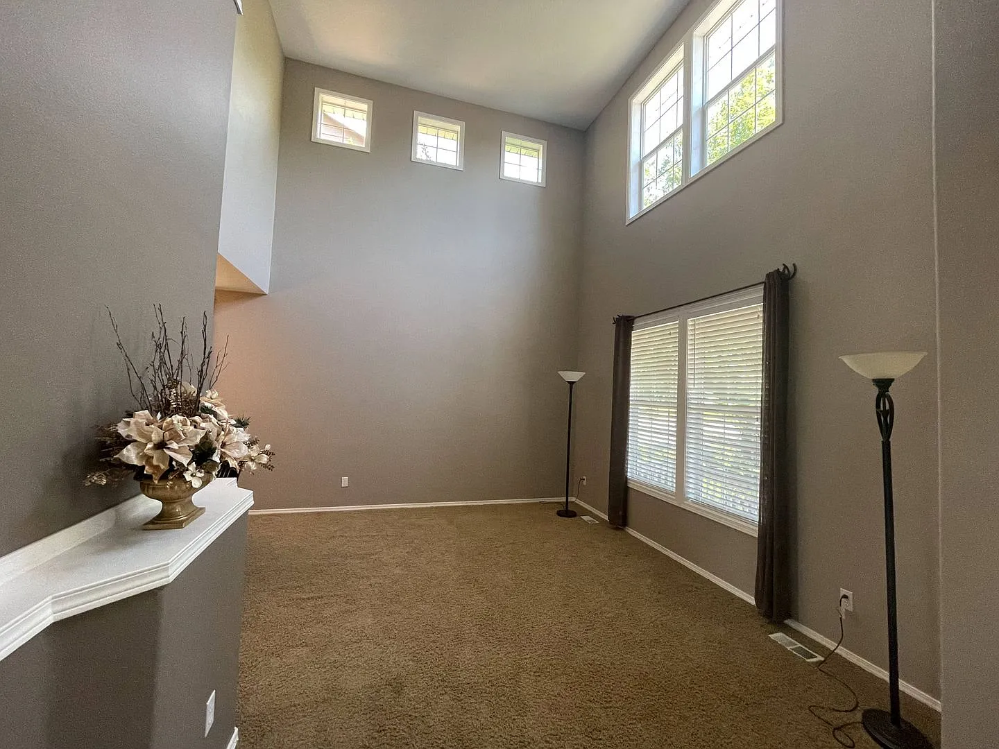 HUGE craftsman 3bed 2Bath home in the heart of Bethany. — Photo 3