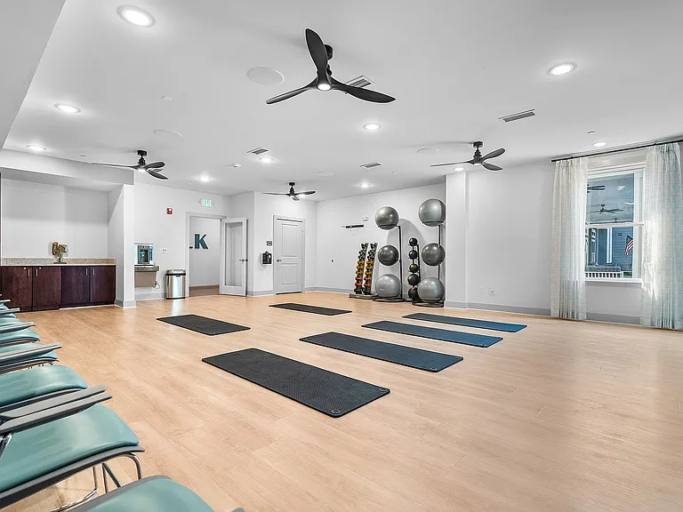 Rosalia Verdae - 55+ Active Adult Apartment Homes — Photo 11