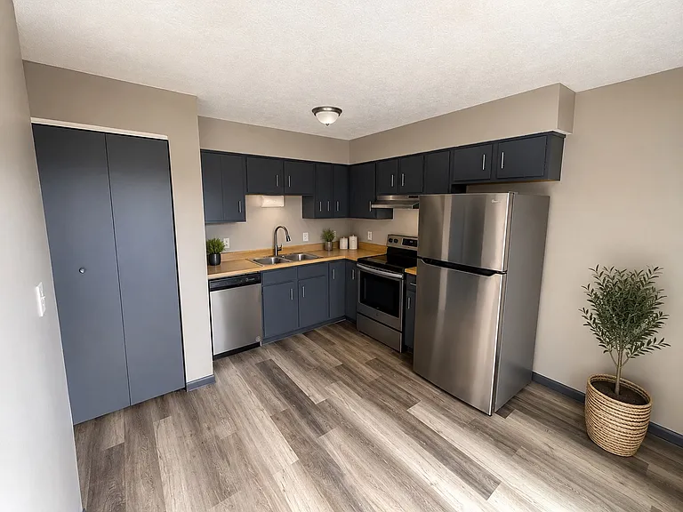 1450 Minstrel Dr #C — Photo 2