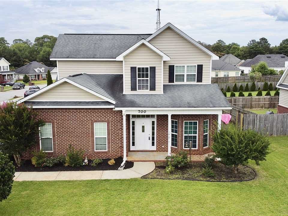 1st image of 700 Wilmington Dr