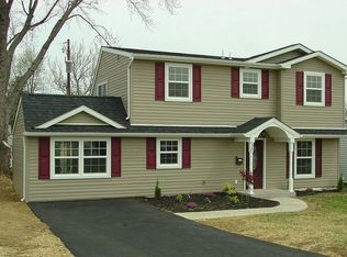 30 Apricot Ln, Levittown, PA