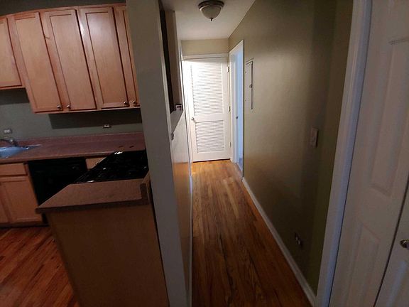 2nd image of 1943 W Chase Ave APT 1
