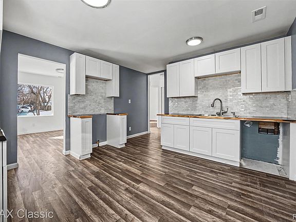 5th image of 13849 Leonard Ave