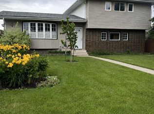 11015 144th St NW, Edmonton, AB T5N2W4