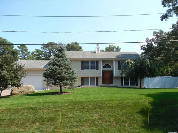 444 Flanders Boulevard S, Flanders, NY 11901