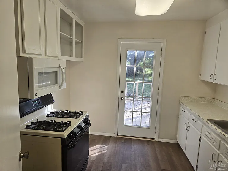 4329 Martha St — Photo 11