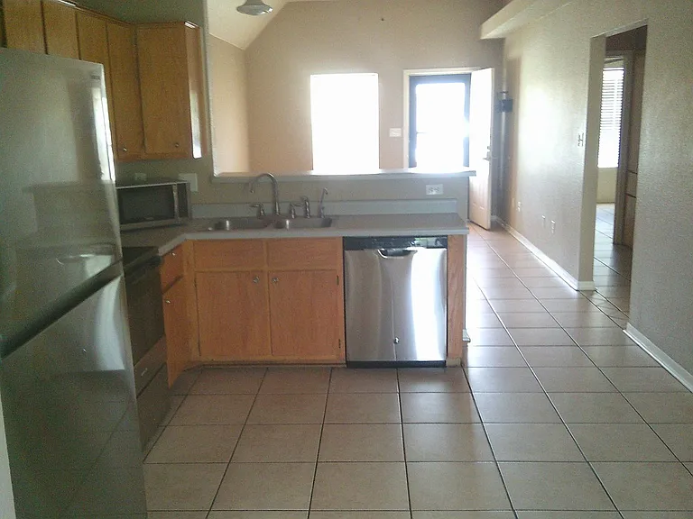 3511 Westwood Dr #A-B — Photo 4