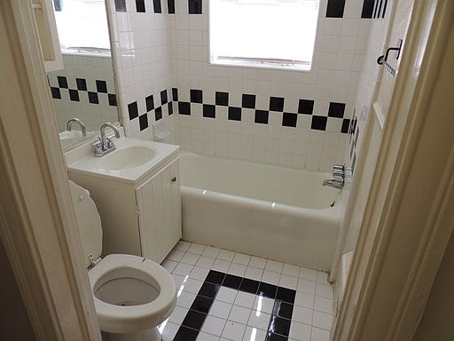 3rd image of 5945 Vickery Blvd APT 3