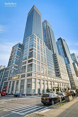 Sold by Sotheby's International Realty | media 16