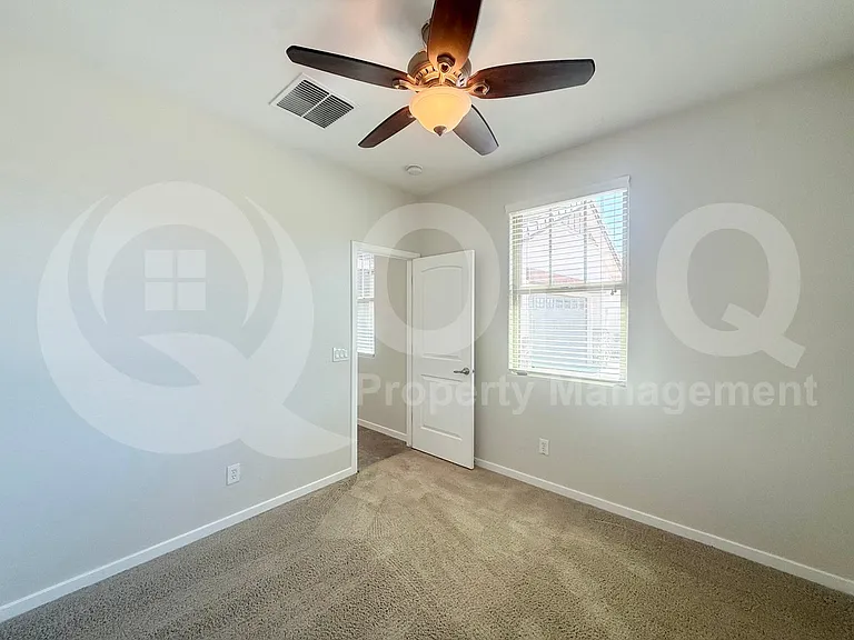2814 E Quenton St — Photo 20