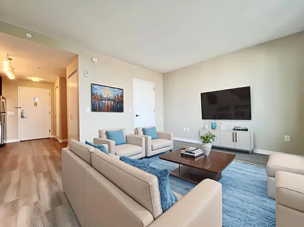 1524 Sheepshead Bay Road image 2 of 30