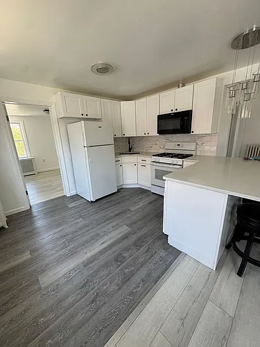215 Castleton Ave #2 Photo 1