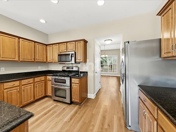 4th image of 313 Forest Bend Dr